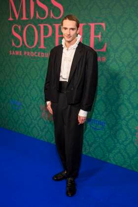 ABBberlin: Daniil Kremkin Schauspieler auf dem blauen Teppich bei der der Kino Premiere der Amazon prime Serie von MISS SOPHIE SAME PROCEDURE AS EVERY YEAR in Claerchens Ballhaus am 08.12.2025 Berlin Berlin Deutschland