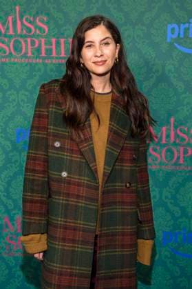 ABBberlin: Bianca Nawrath Schauspielerin auf dem blauen Teppich bei der der Kino Premiere der Amazon prime Serie von MISS SOPHIE SAME PROCEDURE AS EVERY YEAR in Claerchens Ballhaus am 08.12.2025 Berlin Berlin Deutschland