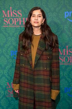 ABBberlin: Bianca Nawrath Schauspielerin auf dem blauen Teppich bei der der Kino Premiere der Amazon prime Serie von MISS SOPHIE SAME PROCEDURE AS EVERY YEAR in Claerchens Ballhaus am 08.12.2025 Berlin Berlin Deutschland