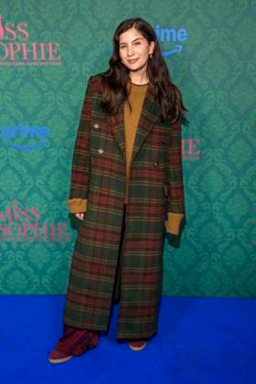 ABBberlin: Bianca Nawrath Schauspielerin auf dem blauen Teppich bei der der Kino Premiere der Amazon prime Serie von MISS SOPHIE SAME PROCEDURE AS EVERY YEAR in Claerchens Ballhaus am 08.12.2025 Berlin Berlin Deutschland