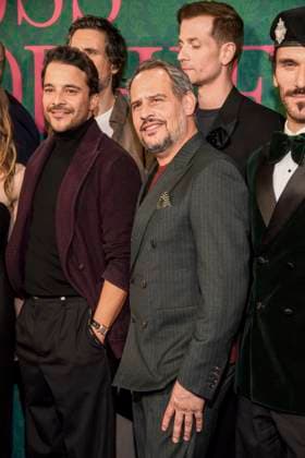 ABBberlin: Kostja Ullmann, Moritz Bleibtreu, Christoph Schechinger und Vladimir Korneev Schauspieler auf dem blauen Teppich bei der der Kino Premiere der Amazon prime Serie von MISS SOPHIE SAME PROCEDURE AS EVERY YEAR in Claerchens Ballhaus am 08.12.2025 Berlin Berlin Deutschland