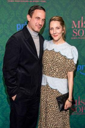 ABBberlin: Sönke Möhring Soenke Moehring und Nikola Kastner Schauspieler auf dem blauen Teppich bei der der Kino Premiere der Amazon prime Serie von MISS SOPHIE SAME PROCEDURE AS EVERY YEAR in Claerchens Ballhaus am 08.12.2025 Berlin Berlin Deutschland
