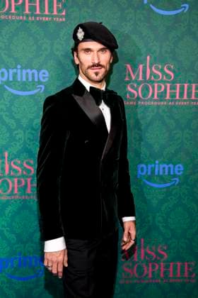 ABBberlin: Vladimir Korneev Schauspielerin auf dem blauen Teppich bei der der Kino Premiere der Amazon prime Serie von MISS SOPHIE SAME PROCEDURE AS EVERY YEAR in Claerchens Ballhaus am 08.12.2025 Berlin Berlin Deutschland