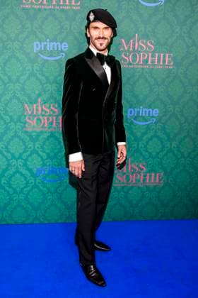 ABBberlin: Vladimir Korneev Schauspielerin auf dem blauen Teppich bei der der Kino Premiere der Amazon prime Serie von MISS SOPHIE SAME PROCEDURE AS EVERY YEAR in Claerchens Ballhaus am 08.12.2025 Berlin Berlin Deutschland