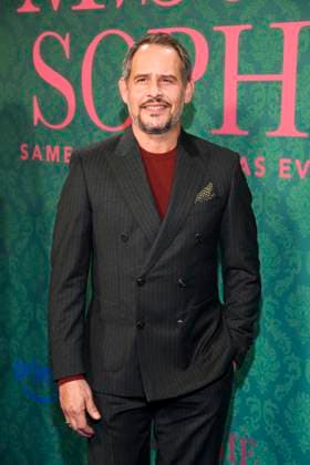 ABBberlin: Moritz Bleibtreu Schauspieler auf dem blauen Teppich bei der der Kino Premiere der Amazon prime Serie von MISS SOPHIE SAME PROCEDURE AS EVERY YEAR in Claerchens Ballhaus am 08.12.2025 Berlin Berlin Deutschland