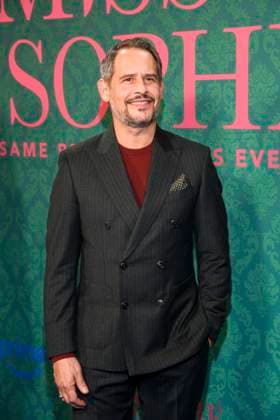 ABBberlin: Moritz Bleibtreu Schauspieler auf dem blauen Teppich bei der der Kino Premiere der Amazon prime Serie von MISS SOPHIE SAME PROCEDURE AS EVERY YEAR in Claerchens Ballhaus am 08.12.2025 Berlin Berlin Deutschland