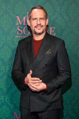 ABBberlin: Moritz Bleibtreu Schauspieler auf dem blauen Teppich bei der der Kino Premiere der Amazon prime Serie von MISS SOPHIE SAME PROCEDURE AS EVERY YEAR in Claerchens Ballhaus am 08.12.2025 Berlin Berlin Deutschland