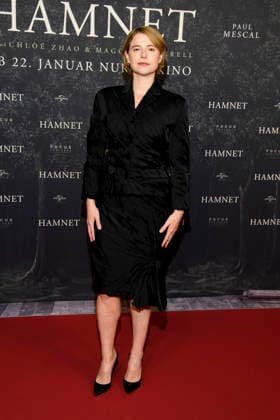 ABBberlin: Jessie Buckley irische Schauspielerin zu Gast auf dem roten Teppich bei der Deutschland Premiere des Kino Films Hamnet im Delphi Filmpalast am 08.12.2025 in Berlin Berlin Deutschland