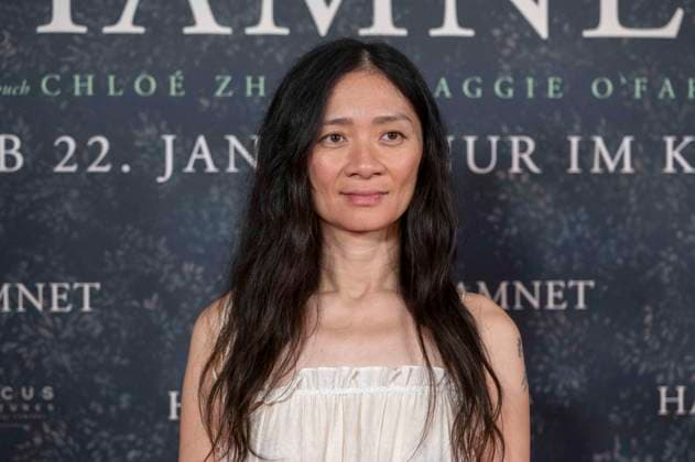 ABBberlin: Chloe Zhao chinesische Filmregisseurin zu Gast auf dem roten Teppich bei der Deutschland Premiere des Kino Films Hamnet im Delphi Filmpalast am 08.12.2025 in Berlin Berlin Deutschland