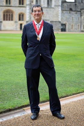 . 09 12 2025. Windsor , United Kingdom. Sculptor Sir Antony Gormley with his Companions of Honour after an Investiture at Windsor Castle, United Kingdom.  xStephenxLockx xi-Imagesx IIM-26443-0010
