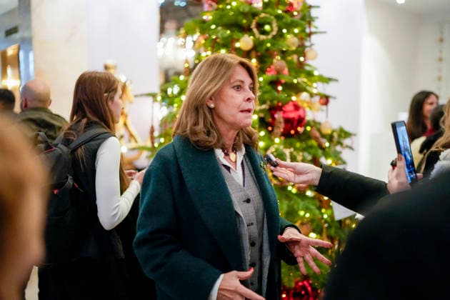 Nobels fredspris 2025 Oslo 20251209. Gjester ankommer Grand hotel i Oslo tirsdag ettermiddag i forbindelse med utdelingen av Nobels Fredspris 2025. Den venezuelanske opposisjonslederen Maria Corina Machado far prisen for sitt utrettelige arbeid for a sikre demokratiske rettigheter for folket i Venezuela, og for sin kamp for en rettferdig og fredelig overgang fra diktatur til folkestyre. Prisen deles ut under en seremoni i Oslo radhus pa onsdag. Foto: Cornelius Poppe NTB Oslo Norge a8PGXOLv8JU EDITORIAL USE ONLY Ref:_BNCa8PGXOLv8JU.jpg Copyright: xCorneliusxPoppex xNTBx