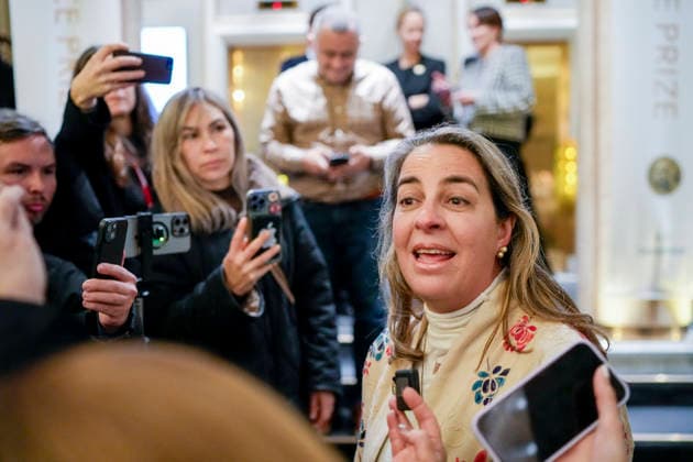 Nobels fredspris 2025 Oslo 20251209. Gjester ankommer Grand hotel i Oslo tirsdag ettermiddag i forbindelse med utdelingen av Nobels Fredspris 2025. Den venezuelanske opposisjonslederen Maria Corina Machado far prisen for sitt utrettelige arbeid for a sikre demokratiske rettigheter for folket i Venezuela, og for sin kamp for en rettferdig og fredelig overgang fra diktatur til folkestyre. Prisen deles ut under en seremoni i Oslo radhus pa onsdag. Foto: Cornelius Poppe NTB Oslo Norge GhCltQBjCxM EDITORIAL USE ONLY Ref:_BNCGhCltQBjCxM.jpg Copyright: xCorneliusxPoppex xNTBx