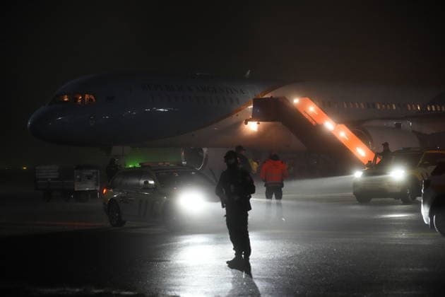 Nobels fredspris 2025 Gardemoen 20251209. Flyet med argentinas president Javier Milei lander pa gardermoen tirsdag kveld. Den venezuelanske opposisjonslederen far prisen for sitt utrettelige arbeid for a sikre demokratiske rettigheter for folket i Venezuela, og for sin kamp for en rettferdig og fredelig overgang fra diktatur til folkestyre. Prisen deles ut under en seremoni i Oslo radhus pa onsdag. Foto: Gorm Kallestad NTB Gardemoen Norge VE9N-uhVBLI EDITORIAL USE ONLY Ref:_BNCVE9N-uhVBLI.jpg Copyright: xGormxKallestadx xNTBx