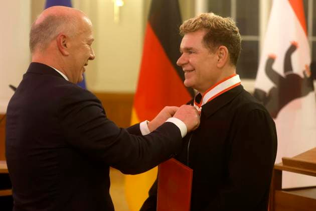 09.12.2025, Musiker Peter Plate, nachträgliche Verleihung des Verdienstorden des Landes Berlin im Rotes Rathaus in Berlin durch Kai Wegner, Regierender Bürgermeister, Berlin Deutschland, Germany