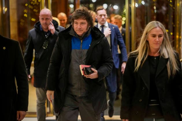 Nobels fredspris 2025 Oslo 20251209. Argentinas president Javier Milei ankommer Grand Hotel i Oslo tirsdag ettermiddag. Den venezuelanske opposisjonslederen Maria Corina Machado far prisen for sitt utrettelige arbeid for a sikre demokratiske rettigheter for folket i Venezuela, og for sin kamp for en rettferdig og fredelig overgang fra diktatur til folkestyre. Prisen deles ut under en seremoni i Oslo radhus pa onsdag. Foto: Cornelius Poppe NTB Oslo Norge UrgBmcz73Zk EDITORIAL USE ONLY Ref:_POLUrgBmcz73Zk.jpg Copyright: xCorneliusxPoppex xNTBx