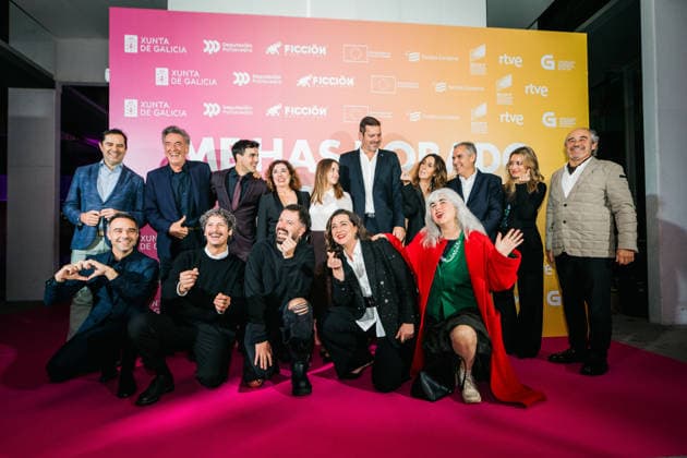 Premiere of the film Me has robado el corazón in Pontevedra Family photo at the photocall for the premiere of the film Me has robado el corazón, at the Provincial Museum, on December 9, 2025, in Pontevedra, Galicia Spain The film, written and directed by Chus Gutiérrez, focuses on the contradictions of the system and the frustration of young people in todays Spain, written and directed by Chus Gutiérrez, focuses on the contradictions of the system and the vital frustration of young people in todays Spain 09 DECEMBER 2025 PHOTOCALL PREMIERE MOVIE CINEMA ACTORS Pontevedra Galicia Pontevedra Galicia Galicia Spain  Copyright: xBeatrizxCiscarx 7159452