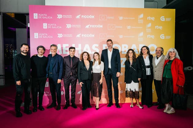 Premiere of the film Me has robado el corazón in Pontevedra Family photo at the photocall for the premiere of the film Me has robado el corazón, at the Provincial Museum, on December 9, 2025, in Pontevedra, Galicia Spain The film, written and directed by Chus Gutiérrez, focuses on the contradictions of the system and the frustration of young people in todays Spain, written and directed by Chus Gutiérrez, focuses on the contradictions of the system and the vital frustration of young people in todays Spain 09 DECEMBER 2025 PHOTOCALL PREMIERE MOVIE CINEMA ACTORS Pontevedra Galicia Pontevedra Galicia Galicia Spain  Copyright: xBeatrizxCiscarx 7159453