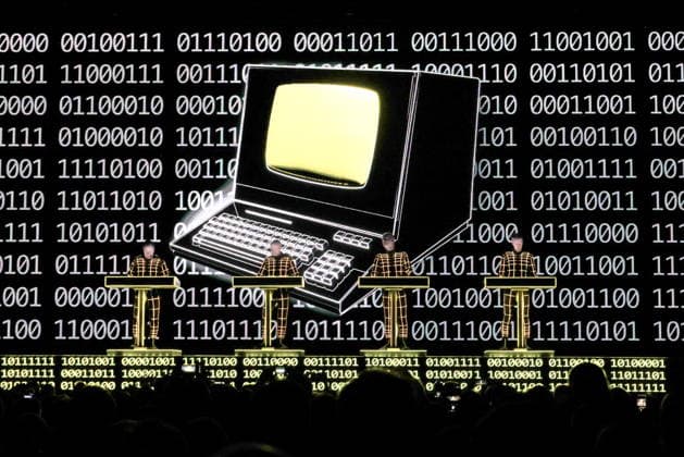 Kraftwerk, im Konzert live in der Uber Eats Music Hall, Berlin, mit Ralf Hütter, Henning Schmitz, Falk Grieffenhagen, Georg Bongartz, Berlin