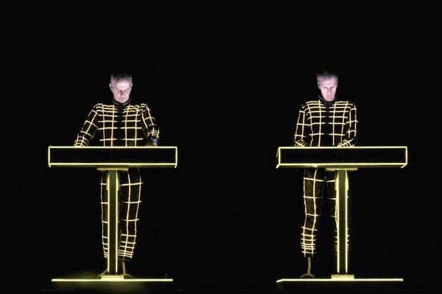 Kraftwerk, im Konzert live in der Uber Eats Music Hall, Berlin, mit Ralf Hütter, Henning Schmitz, Falk Grieffenhagen, Georg Bongartz, Berlin