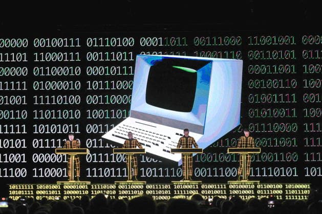 Kraftwerk, im Konzert live in der Uber Eats Music Hall, Berlin, mit Ralf Hütter, Henning Schmitz, Falk Grieffenhagen, Georg Bongartz, Berlin