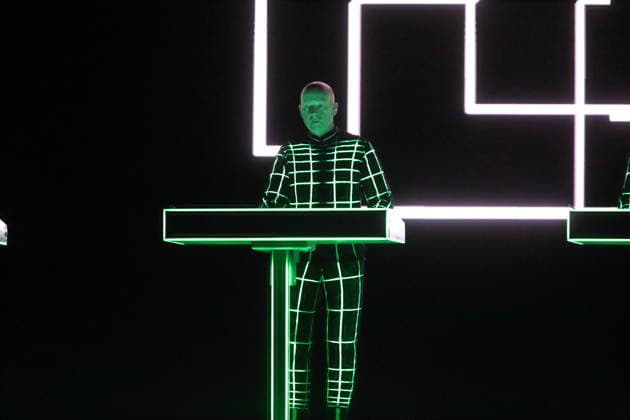 Henning Schmitz von der Band Kraftwerk bei einem Konzert in der Uber Eats Music Hall in Berlin, 9. Dezember 2025. Kraftwerk Konzert Berlin