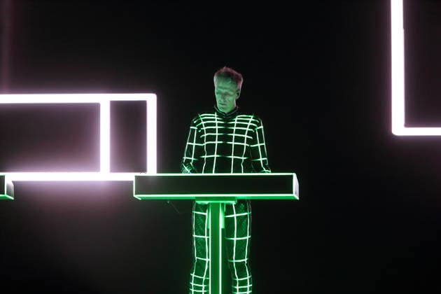 Georg Bongartz von der Band Kraftwerk bei einem Konzert in der Uber Eats Music Hall in Berlin, 9. Dezember 2025. Kraftwerk Konzert Berlin