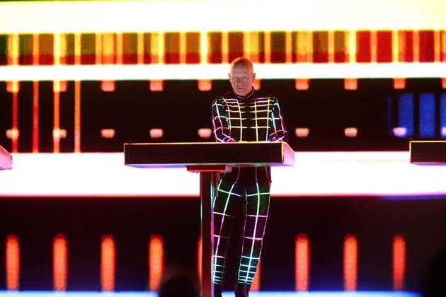 Henning Schmitz von der Band Kraftwerk bei einem Konzert in der Uber Eats Music Hall in Berlin, 9. Dezember 2025. Kraftwerk Konzert Berlin