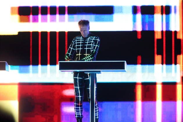 Georg Bongartz von der Band Kraftwerk bei einem Konzert in der Uber Eats Music Hall in Berlin, 9. Dezember 2025. Kraftwerk Konzert Berlin