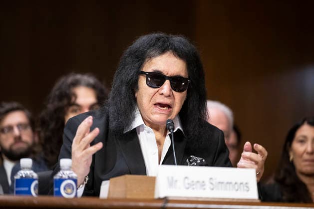 Entertainment Bilder des Tages Former KISS band member Gene Simmons speaks during Senate Committee on the Judiciary Subcommittee on Intellectual Property hearings to examine balancing the interests of local radio, songwriters, and performers in the digital age in the Dirksen Senate office building in Washington, DC on Sunday, December 9, 2025. Copyright: xCNPx xMediaPunchx