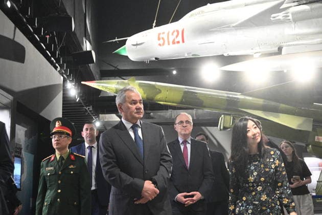 VIETNAM, HANOI - DECEMBER 10, 2025: Russian Security Council Secretary Sergei Shoigu visits the Vietnam Military History Museum Hanoi Vietnam  - ZUMAt113 20251210_zaa_t113_001 Copyright: xKirillxZykovx