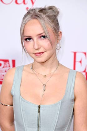 Claire Brooks bei der Weltpremiere des Kinofilms Ella McCay im El Capitan Theatre. Los Angeles, 09.12.2025
