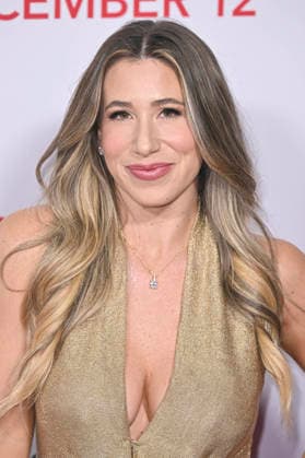 Chelsie Hill bei der Weltpremiere des Kinofilms Ella McCay im El Capitan Theatre. Los Angeles, 09.12.2025