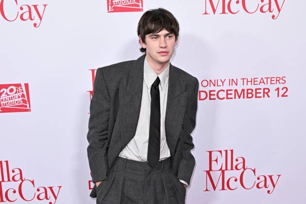 Spike Fearn bei der Weltpremiere des Kinofilms Ella McCay im El Capitan Theatre. Los Angeles, 09.12.2025
