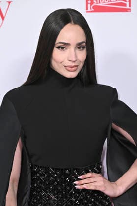 Sofia Carson bei der Weltpremiere des Kinofilms Ella McCay im El Capitan Theatre. Los Angeles, 09.12.2025