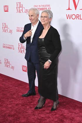 Christopher Guest mit Ehefrau Jamie Lee Curtis bei der Weltpremiere des Kinofilms Ella McCay im El Capitan Theatre. Los Angeles, 09.12.2025