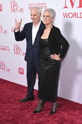 Christopher Guest mit Ehefrau Jamie Lee Curtis bei der Weltpremiere des Kinofilms Ella McCay im El Capitan Theatre. Los Angeles, 09.12.2025
