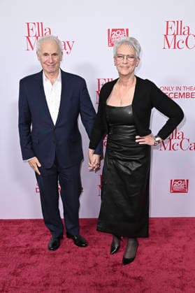 Christopher Guest mit Ehefrau Jamie Lee Curtis bei der Weltpremiere des Kinofilms Ella McCay im El Capitan Theatre. Los Angeles, 09.12.2025