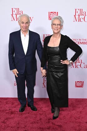 Christopher Guest mit Ehefrau Jamie Lee Curtis bei der Weltpremiere des Kinofilms Ella McCay im El Capitan Theatre. Los Angeles, 09.12.2025