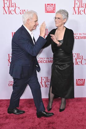 Christopher Guest mit Ehefrau Jamie Lee Curtis bei der Weltpremiere des Kinofilms Ella McCay im El Capitan Theatre. Los Angeles, 09.12.2025