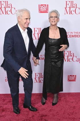 Christopher Guest mit Ehefrau Jamie Lee Curtis bei der Weltpremiere des Kinofilms Ella McCay im El Capitan Theatre. Los Angeles, 09.12.2025