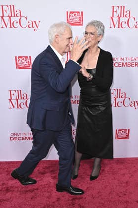 Christopher Guest mit Ehefrau Jamie Lee Curtis bei der Weltpremiere des Kinofilms Ella McCay im El Capitan Theatre. Los Angeles, 09.12.2025