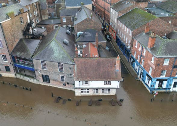 Flooding in the aftermath of Storm Bram in York YORK, UNITED KINGDOM - DECEMBER 10: An aerial view shows flooding in York city centre after the River Ouse burst it s banks in the aftermath of Storm Bram in York, United Kingdom on December 10, 2025. Ioannis Alexopoulos Anadolu York United Kingdom. Editorial use only. Please get in touch for any other usage.  Copyright: x2025xAnadoluxIoannisxAlexopoulosx