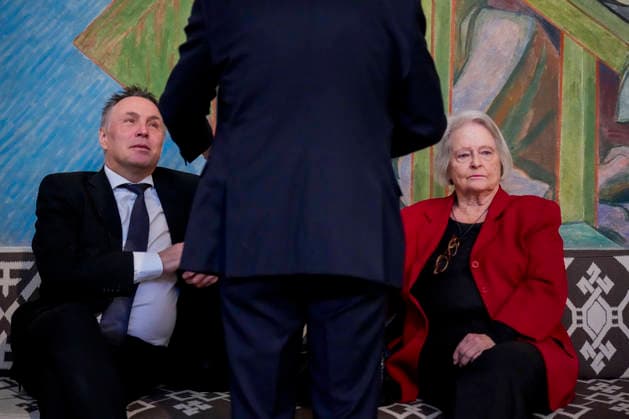 Nobels fredspris 2025 Oslo 20251210. Forsvarsminister Tore O. Sandvik (Ap) og Gro Harlem Brundtland for utdelingen av Nobels fredspris. Datteren til Nobels fredsprismottaker, Ana Corina Sosa, tar i mot prisen pa vegne av sin mor. Den venezuelanske opposisjonslederen Maria Corina Machado far prisen for sitt utrettelige arbeid for a sikre demokratiske rettigheter for folket i Venezuela, og for sin kamp for en rettferdig og fredelig overgang fra diktatur til folkestyre. Pa grunn av omstendighetene i hjemlandet Venezuela kunne ikke Nobels fredsprismottaker delta pa utdelingen i Norge. Foto: Ole Berg-Rusten POOL NTB Oslo Norge QEfcwdfEysM EDITORIAL USE ONLY Ref:_BNCQEfcwdfEysM.jpg Copyright: xOlexBerg-Rustenx xPOOLx xNTBx
