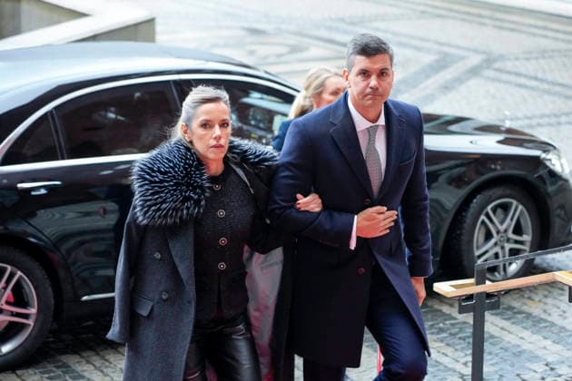 Nobels fredspris 2025 Oslo 20251210. Paraguays president Santiago Pena ankommer Oslo Radhus for utdelingen av Nobels fredspris. Datteren til Nobels fredsprismottaker, Ana Corina Sosa, tar i mot prisen pa vegne av sin mor. Den venezuelanske opposisjonslederen Maria Corina Machado far prisen for sitt utrettelige arbeid for a sikre demokratiske rettigheter for folket i Venezuela, og for sin kamp for en rettferdig og fredelig overgang fra diktatur til folkestyre. Pa grunn av omstendighetene i hjemlandet Venezuela kunne ikke Nobels fredsprismottaker delta pa utdelingen i Norge. Foto: Gorm Kallestad NTB Oslo Norge JRsH94zrNwo EDITORIAL USE ONLY Ref:_BNCJRsH94zrNwo.jpg Copyright: xGormxKallestadx xNTBx