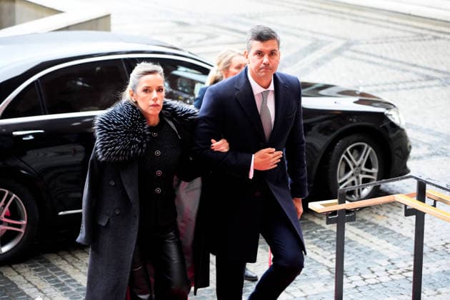 Nobels fredspris 2025 Oslo 20251210. Paraguays president Santiago Pena ankommer Oslo Radhus for utdelingen av Nobels fredspris. Datteren til Nobels fredsprismottaker, Ana Corina Sosa, tar i mot prisen pa vegne av sin mor. Den venezuelanske opposisjonslederen Maria Corina Machado far prisen for sitt utrettelige arbeid for a sikre demokratiske rettigheter for folket i Venezuela, og for sin kamp for en rettferdig og fredelig overgang fra diktatur til folkestyre. Pa grunn av omstendighetene i hjemlandet Venezuela kunne ikke Nobels fredsprismottaker delta pa utdelingen i Norge. Foto: Gorm Kallestad NTB Oslo Norge XNg58CjfGlI EDITORIAL USE ONLY Ref:_BNCXNg58CjfGlI.jpg Copyright: xGormxKallestadx xNTBx
