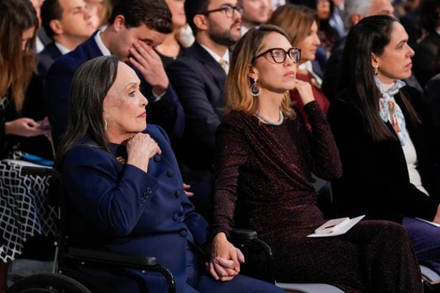 Nobels fredspris 2025 Oslo 20251210. Moren til fredsprismottaker, Corina Parisca de Machado under utdelingen av Nobels fredspris i Oslo radhus. Den venezuelanske opposisjonslederen Maria Corina Machado far prisen for sitt utrettelige arbeid for a sikre demokratiske rettigheter for folket i Venezuela, og for sin kamp for en rettferdig og fredelig overgang fra diktatur til folkestyre. Pa grunn av omstendighetene i hjemlandet Venezuela kunne ikke Nobels fredsprismottaker delta pa utdelingen i Norge. Foto: Ole Berg-Rusten NTB POOL Oslo Norge GDRZ-tisZVo EDITORIAL USE ONLY Ref:_BNCGDRZ-tisZVo.jpg Copyright: xOlexBerg-Rustenx xNTBx