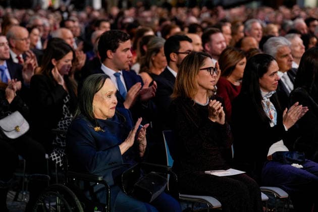 Nobels fredspris 2025 Oslo 20251210. Moren til fredsprismottaker, Corina Parisca de Machado under utdelingen av Nobels fredspris i Oslo radhus. Den venezuelanske opposisjonslederen Maria Corina Machado far prisen for sitt utrettelige arbeid for a sikre demokratiske rettigheter for folket i Venezuela, og for sin kamp for en rettferdig og fredelig overgang fra diktatur til folkestyre. Pa grunn av omstendighetene i hjemlandet Venezuela kunne ikke Nobels fredsprismottaker delta pa utdelingen i Norge. Foto: Ole Berg-Rusten NTB POOL Oslo Norge ixYrkJ0SYjw EDITORIAL USE ONLY Ref:_BNCixYrkJ0SYjw.jpg Copyright: xOlexBerg-Rustenx xNTBx