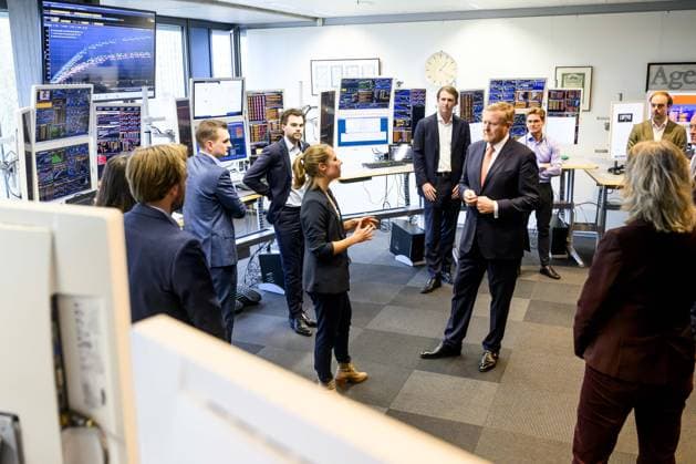 Den Haag, The Netherlands, 2025-12-10 09:19:51 THE HAGUE, 10-12-2025, Ministry of Finance. King Willem-Alexander, accompanied by the Minister of Finance, Eelco Heinen, is on a working visit to the Ministry of Finance s General Treasury Agency in The Hague. PHOTO: NLBeeld Patrick van Emst Credit: NL Beeld Patrick van Emst  Copyright: xx x