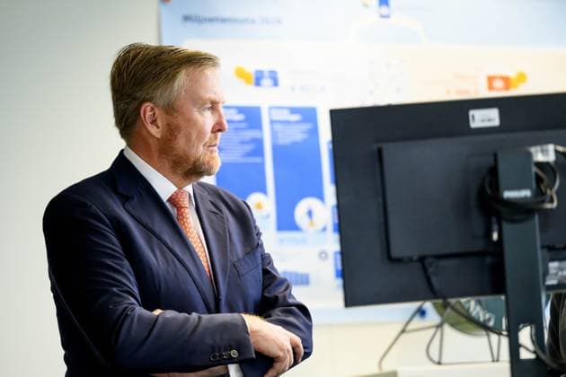 Den Haag, The Netherlands, 2025-12-10 09:10:56 THE HAGUE, 10-12-2025, Ministry of Finance. King Willem-Alexander, accompanied by the Minister of Finance, Eelco Heinen, is on a working visit to the Ministry of Finance s General Treasury Agency in The Hague. PHOTO: NLBeeld Patrick van Emst Credit: NL Beeld Patrick van Emst  Copyright: xx x