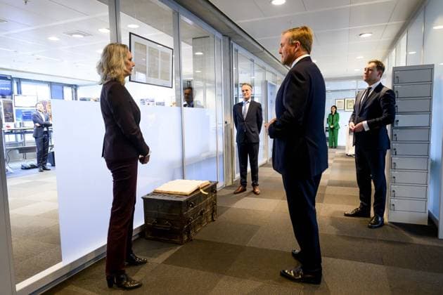 Den Haag, The Netherlands, 2025-12-10 09:00:10 THE HAGUE, 10-12-2025, Ministry of Finance. King Willem-Alexander, accompanied by the Minister of Finance, Eelco Heinen, is on a working visit to the Ministry of Finance s General Treasury Agency in The Hague. PHOTO: NLBeeld Patrick van Emst Credit: NL Beeld Patrick van Emst  Copyright: xx x
